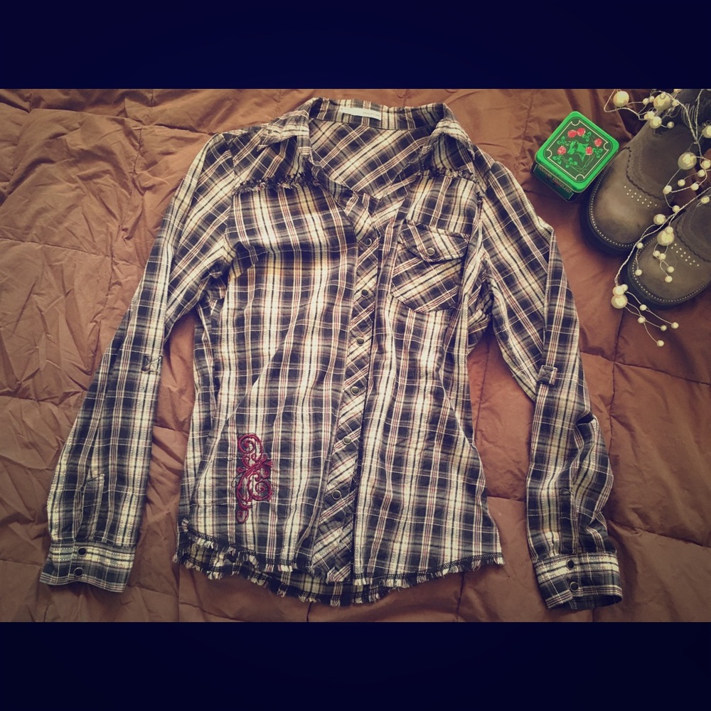 Maurices Medium Button Down Flannel